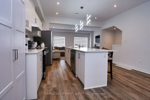 187 Wilson Street, Hamilton, ON L9G 1N4