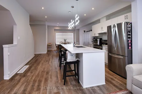 187 Wilson Street, Hamilton, ON L9G 1N4