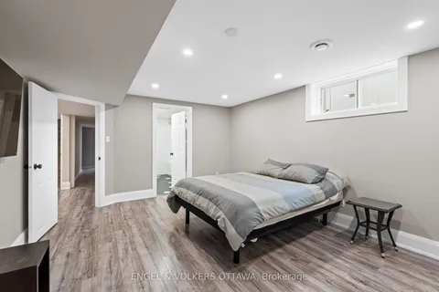 18 Fanterra Way, Hunt Club - South Keys and Area, ON K1T 3Y7