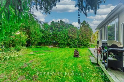 376 Philip Place, Hamilton, ON L9G 3G8