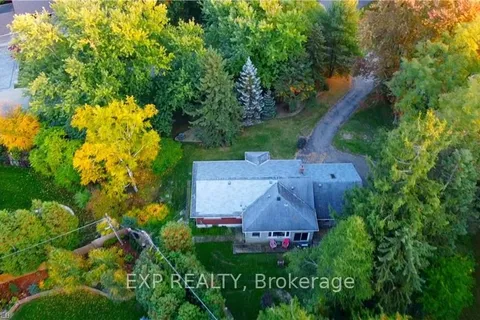 376 Philip Place, Hamilton, ON L9G 3G8