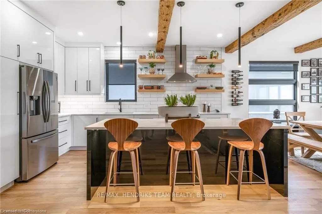 1007 CLARE Avenue, Pelham, ON L3C 3C2