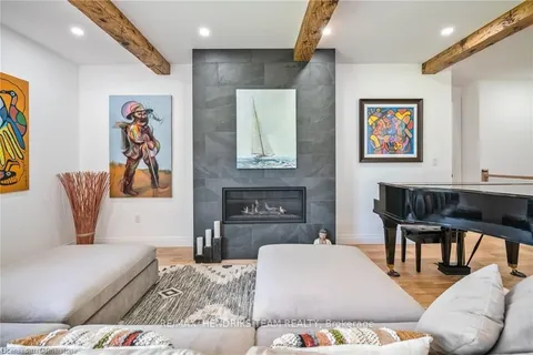 1007 CLARE Avenue, Pelham, ON L3C 3C2