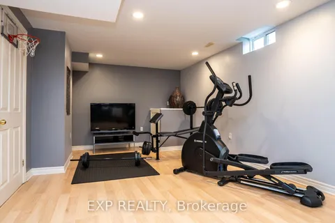 124 Robinson Lane, London North, ON N5X 3V4