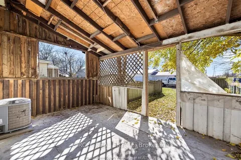 761 St Antoine Street, Windsor, ON N9C 3H5