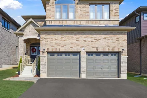 196 Longboat Run, Brantford, ON N3T 0T1