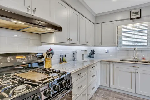 820 Donegal Street, Peterborough North, ON K9H 4N4