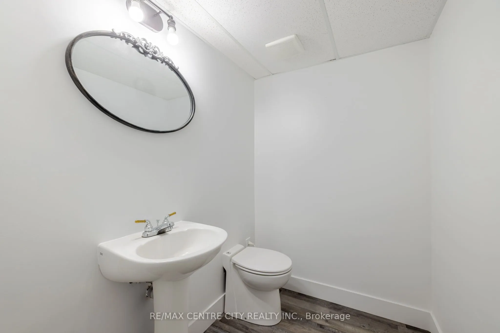 7641 Lakeshore Road, Lambton Shores, ON N0N 1J0