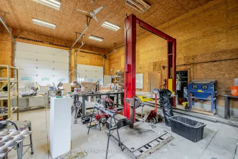 7641 Lakeshore Road, Lambton Shores, ON N0N 1J0