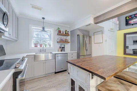 7641 Lakeshore Road, Lambton Shores, ON N0N 1J0