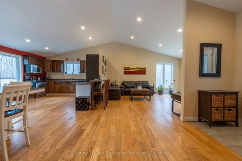1518 PINECREEK Road, ON P0H 1H0