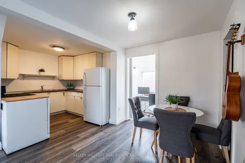 28 Edinburgh Avenue, Hamilton, ON L8H 2C3
