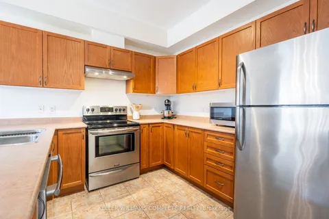 21 Atessa Drive, Hamilton, ON L9B 0G5