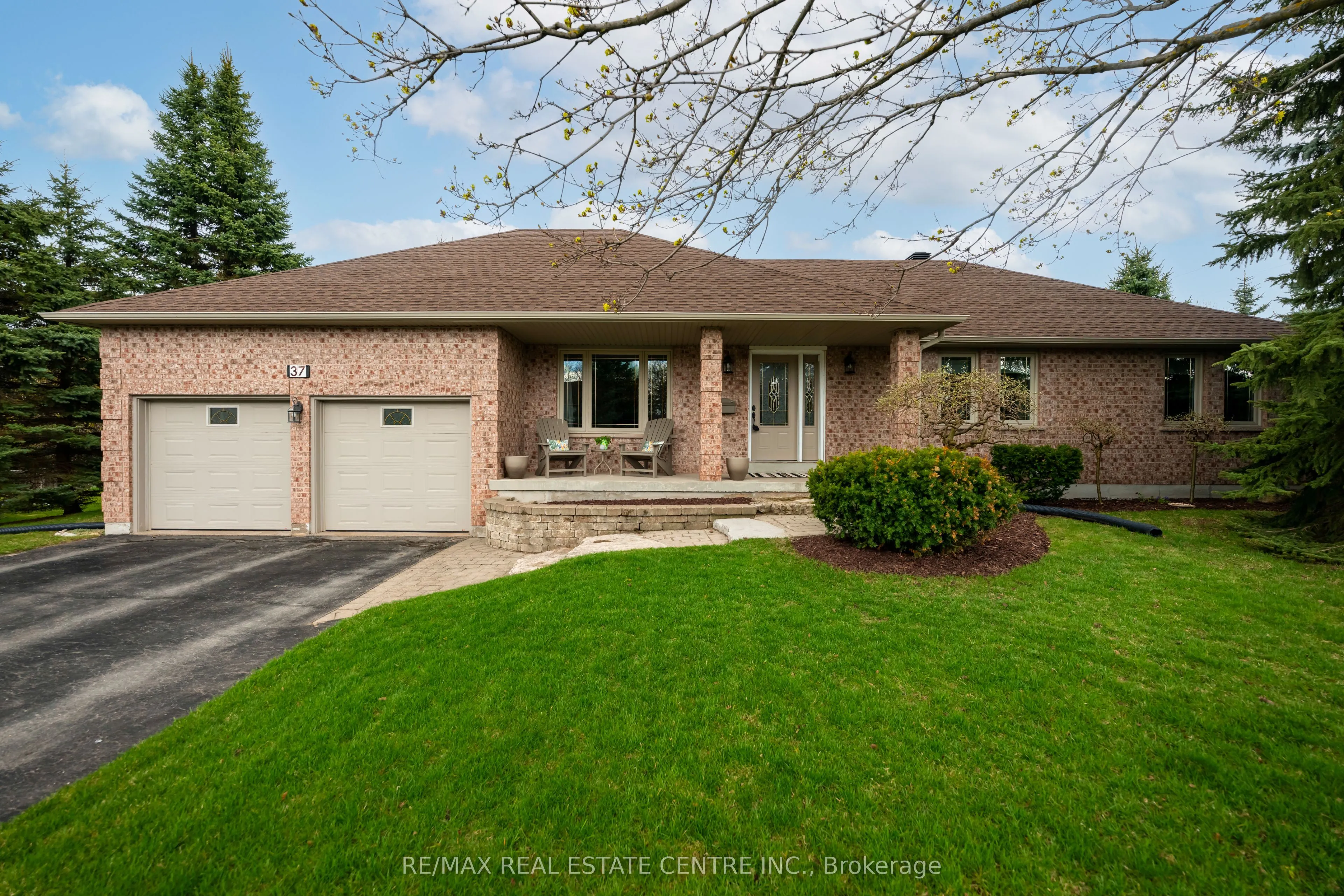 37 Riverside Drive, ON L9W 6L5
