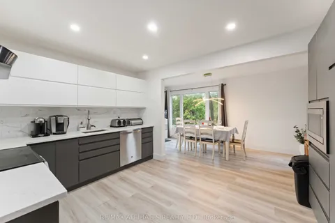 2 Teakwood Court, Overbrook - Castleheights and Area, ON K1K 4B4
