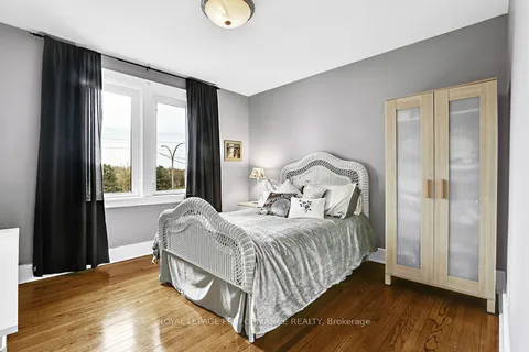 2043 Riverside Drive, Alta Vista and Area, ON K1H 7X1