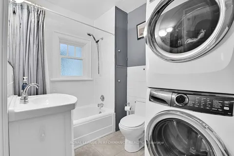 2043 Riverside Drive, Alta Vista and Area, ON K1H 7X1