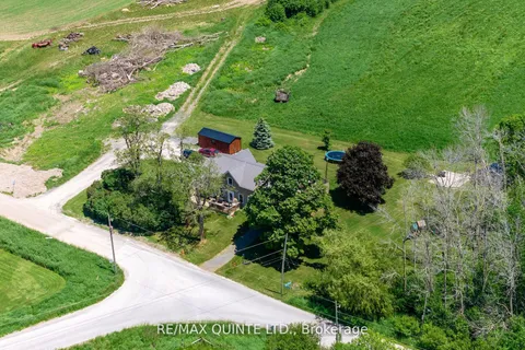 2 Baitleys Road, Prince Edward County, ON K0K 3L0