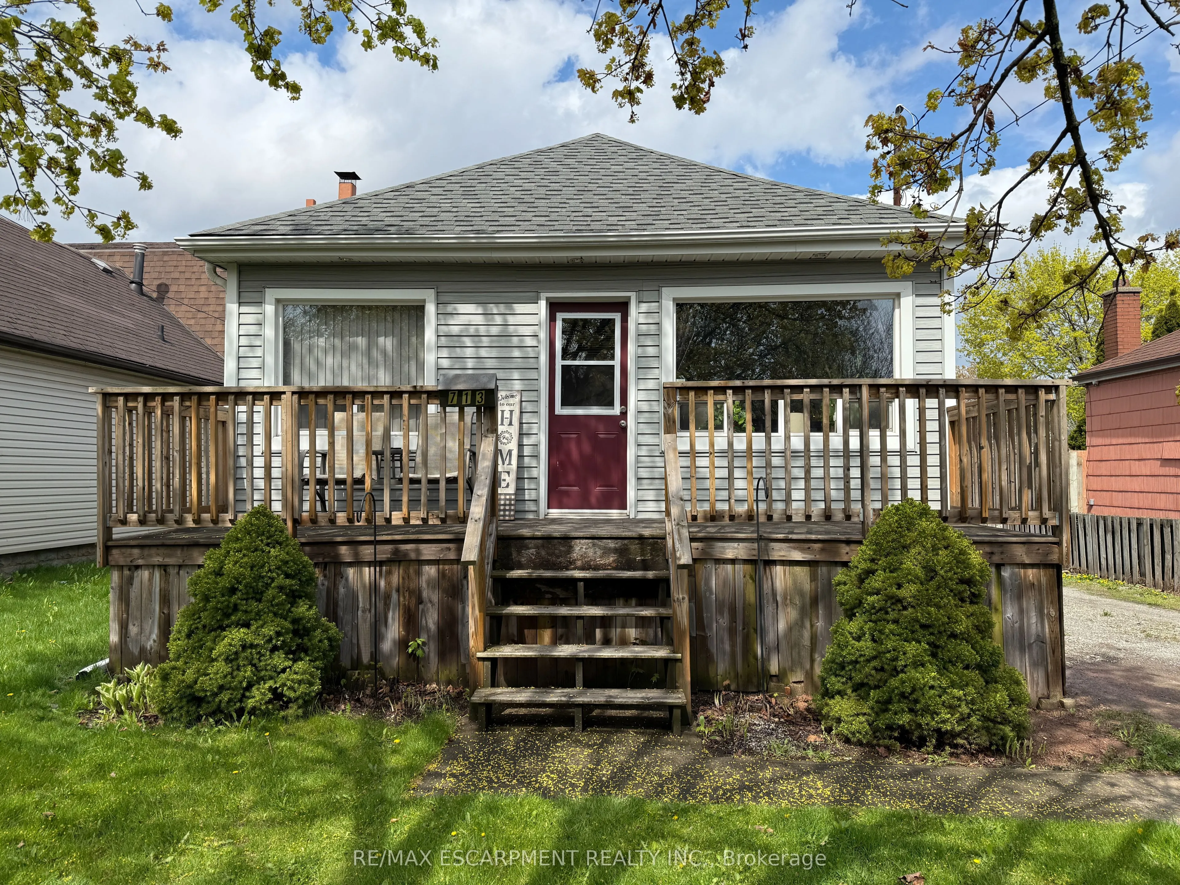 713 Tate Avenue, Hamilton, ON L8H 6L8