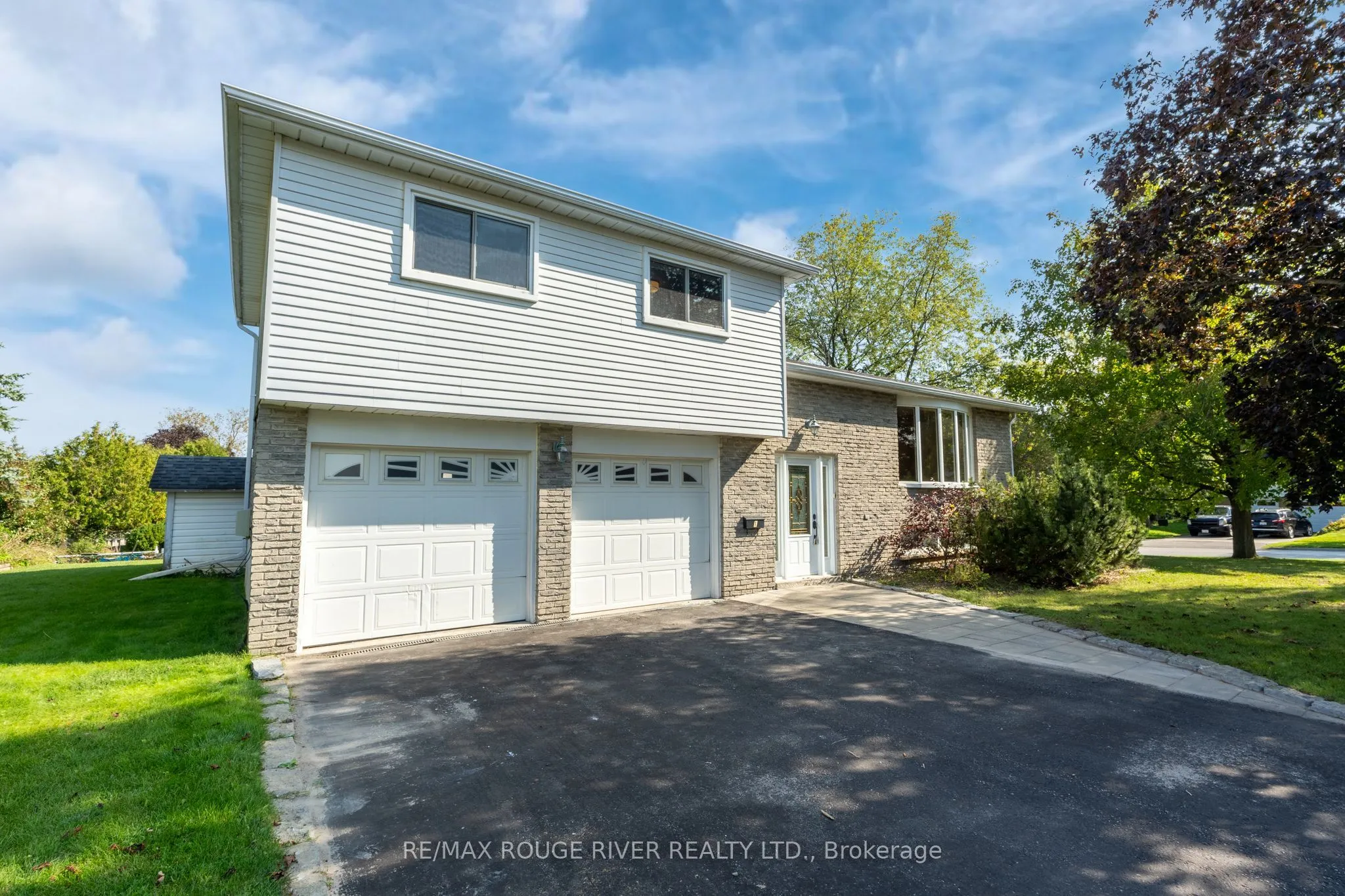 1 Applewood Crescent, Kawartha Lakes, ON K9V 4W7