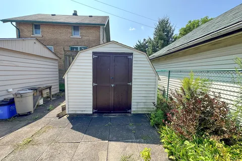 5212 BRIDGE Street, Niagara Falls, ON L2E 2T3