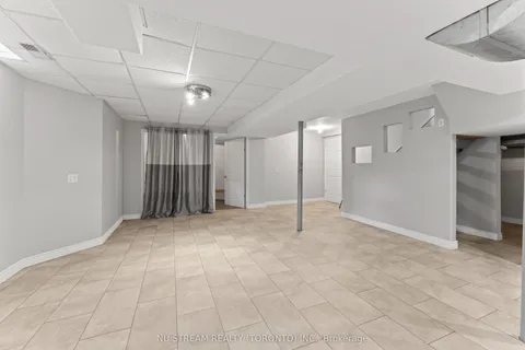 4629 Tournament Court, Windsor, ON N9G 2P8