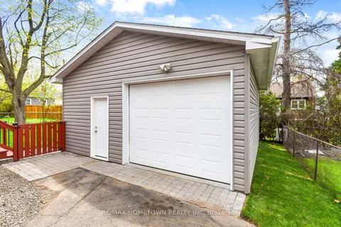 4 Otter Drive, Brockville, ON K6V 5R7