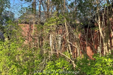 28 Island View Drive, North Algona Wilberforce, ON K0J 1X0