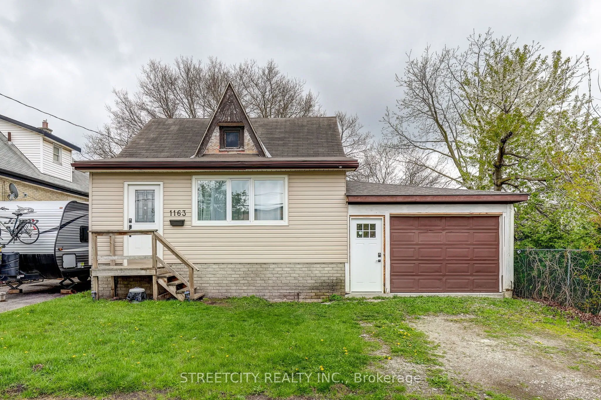 1163 York Street, London East, ON N5W 2T8