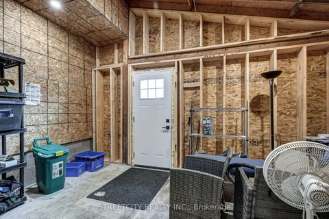1163 York Street, London East, ON N5W 2T8