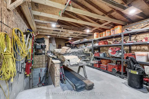 1163 York Street, London East, ON N5W 2T8