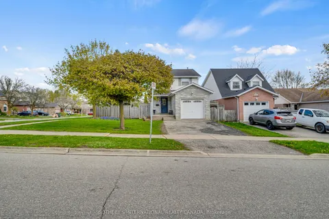 16 Moss Place, Guelph, ON N1G 4V1