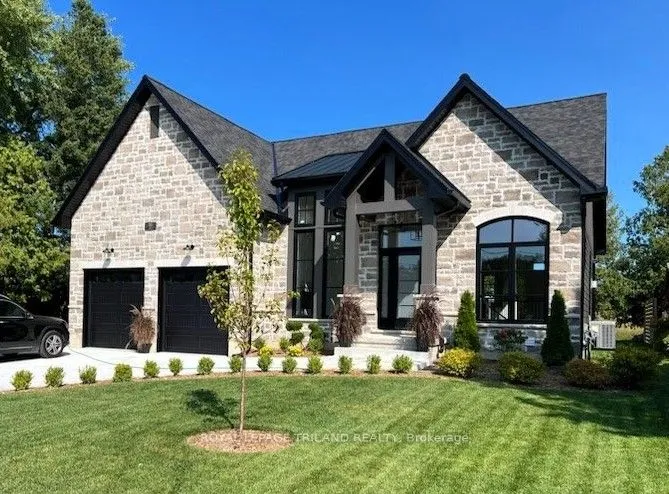 30 Gill Road, Lambton Shores, ON N0M 1T0
