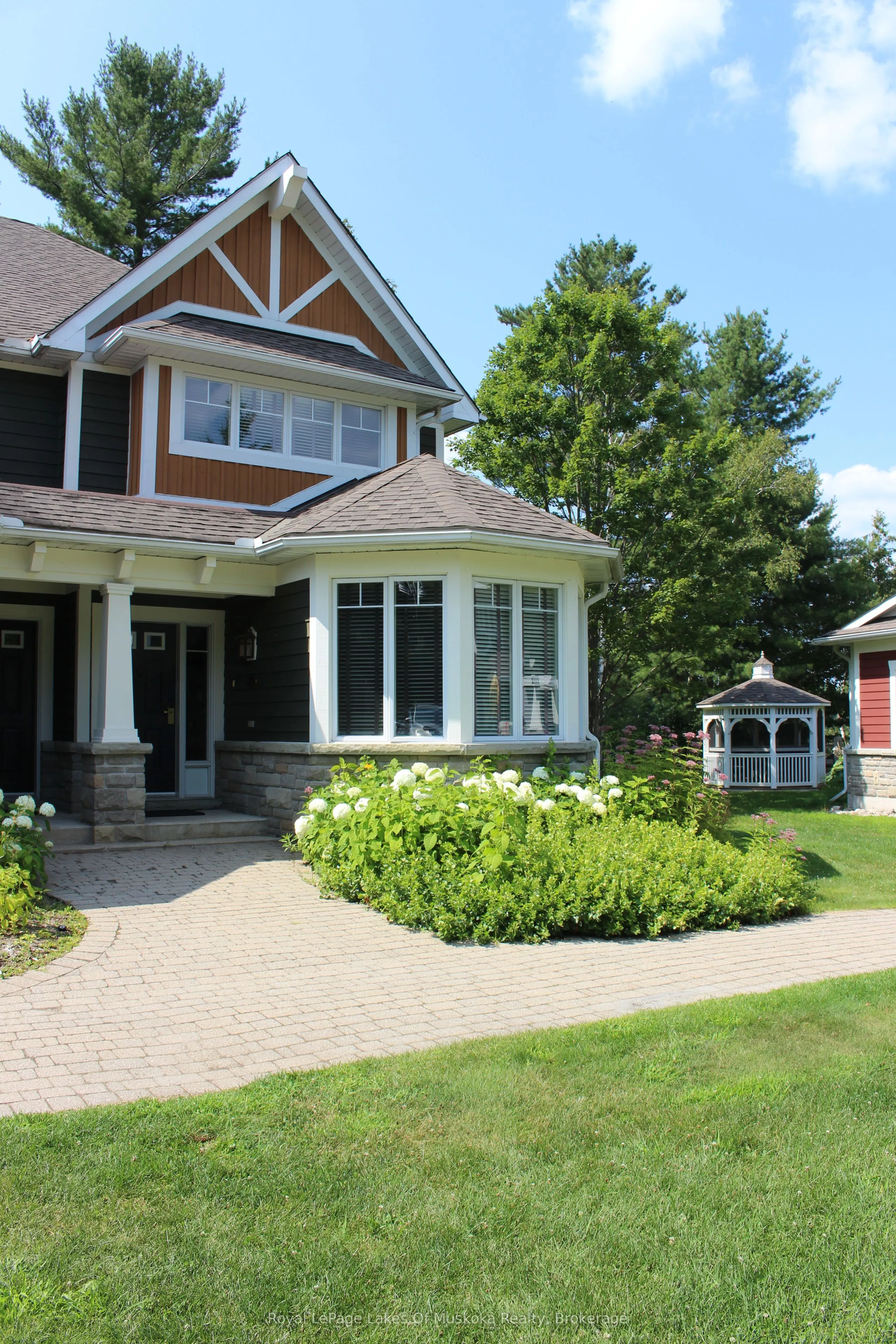 1020 Birch Glen Road, Lake of Bays, ON P0B 1A0
