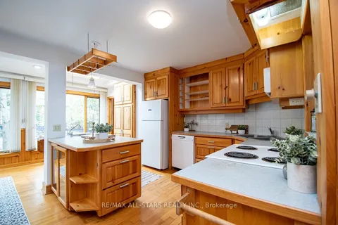 128 Maryland Drive, Selwyn, ON K9T 6X3