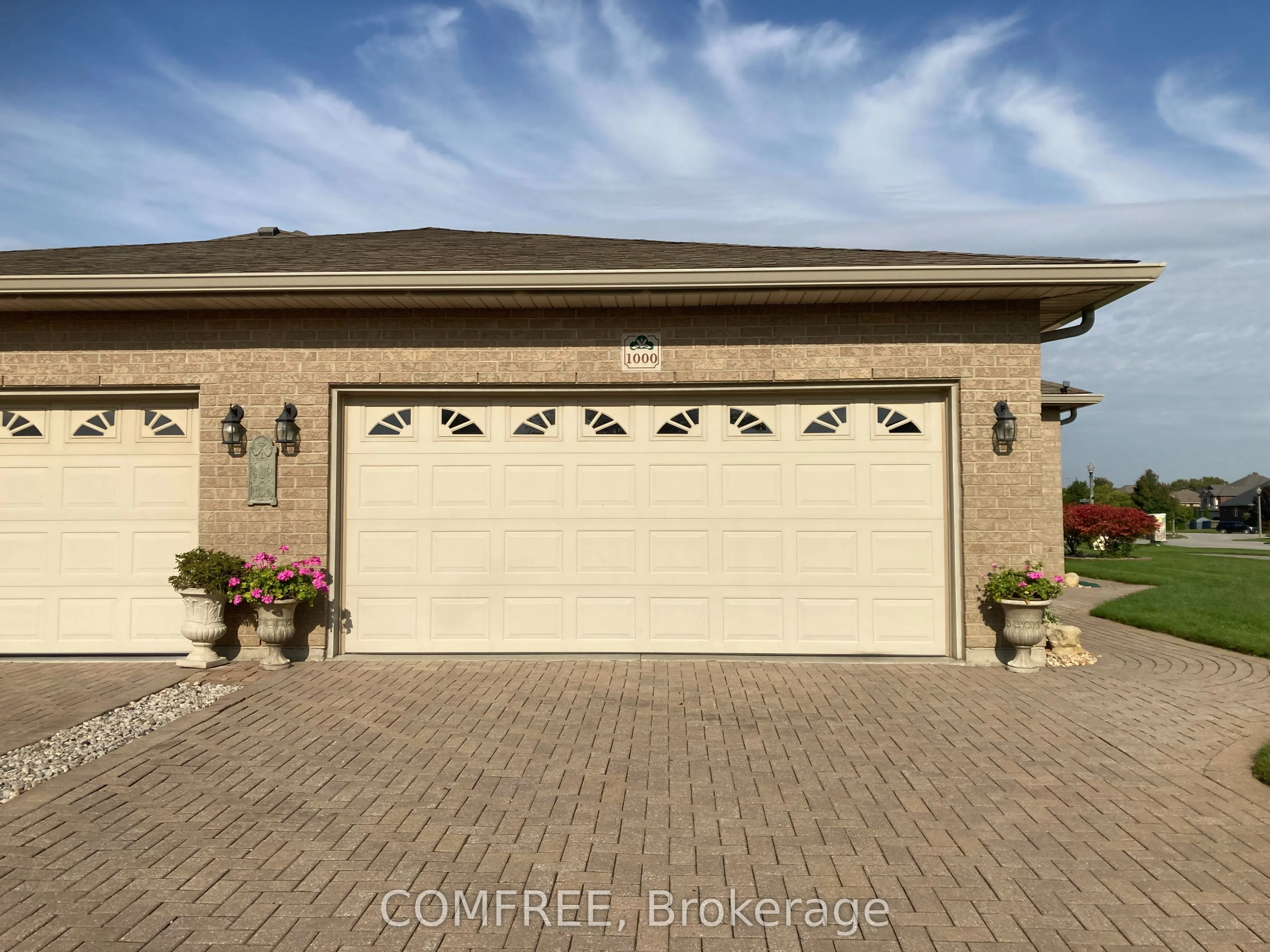1000 Imperial Crescent, Windsor, ON N9G 2T3