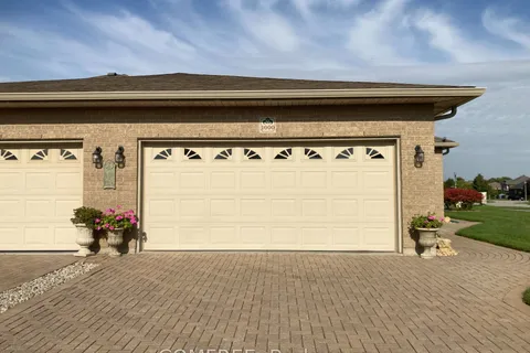 1000 Imperial Crescent, Windsor, ON N9G 2T3