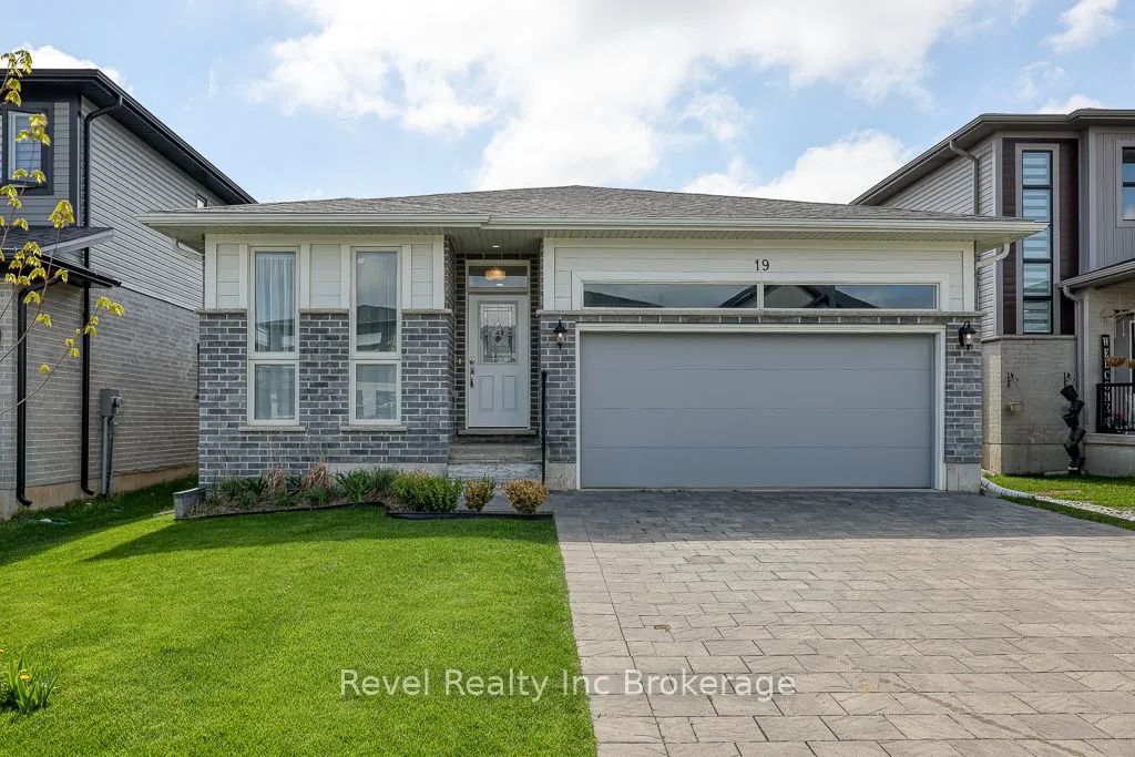 19 Sutherland Crescent, Ingersoll, ON N5C 0E3