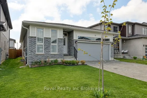 19 Sutherland Crescent, Ingersoll, ON N5C 0E3