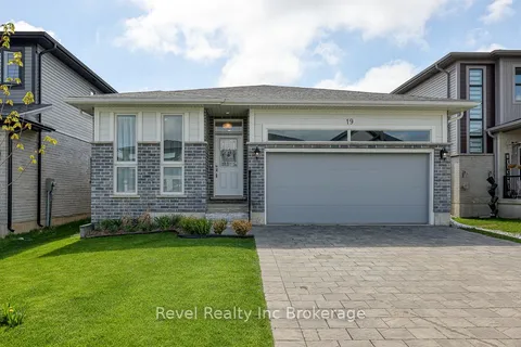 19 Sutherland Crescent, Ingersoll, ON N5C 0E3