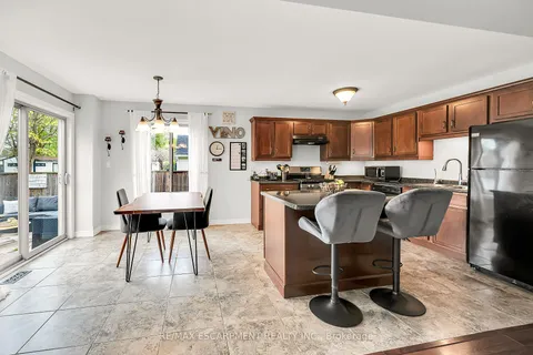 74 Richardson Street, Brantford, ON N3T 1J1