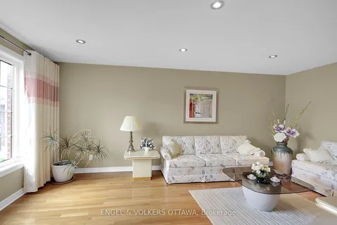 4 Stradwick Avenue, Barrhaven, ON K2J 2X3
