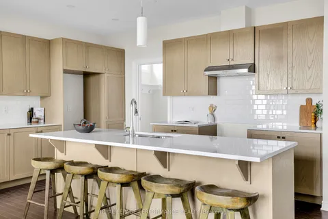 87 Esban Drive, Blossom Park - Airport and Area, ON K1X 0H3