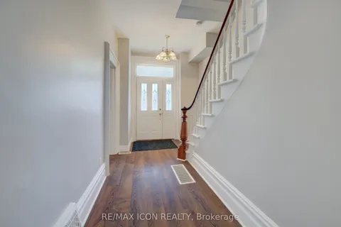 26 Chalmers Street, Cambridge, ON N1R 5B7