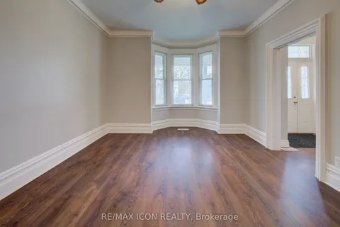 26 Chalmers Street, Cambridge, ON N1R 5B7
