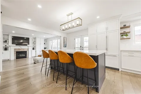 6 Windmill Place, Hamilton, ON L9M 6V9