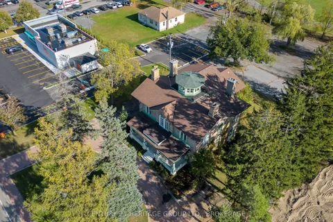 389 King Street, Gananoque, ON K7G 1G6