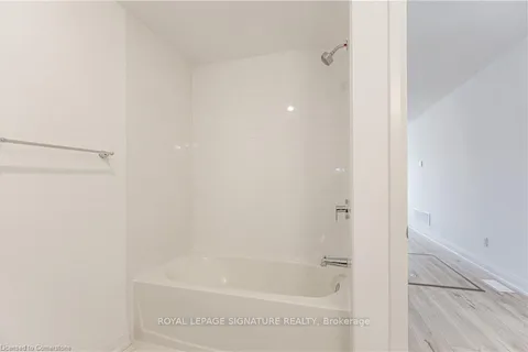 777 Beach Boulevard, Hamilton, ON L8H 6Y5
