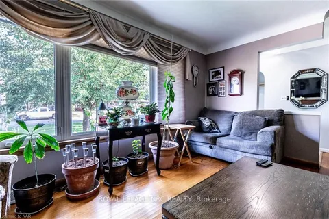 449 BUNTING Road, St. Catharines, ON L2M 3Z3