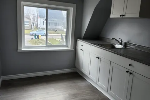 22 MCCANN Street, Quinte West, ON K8V 1W1